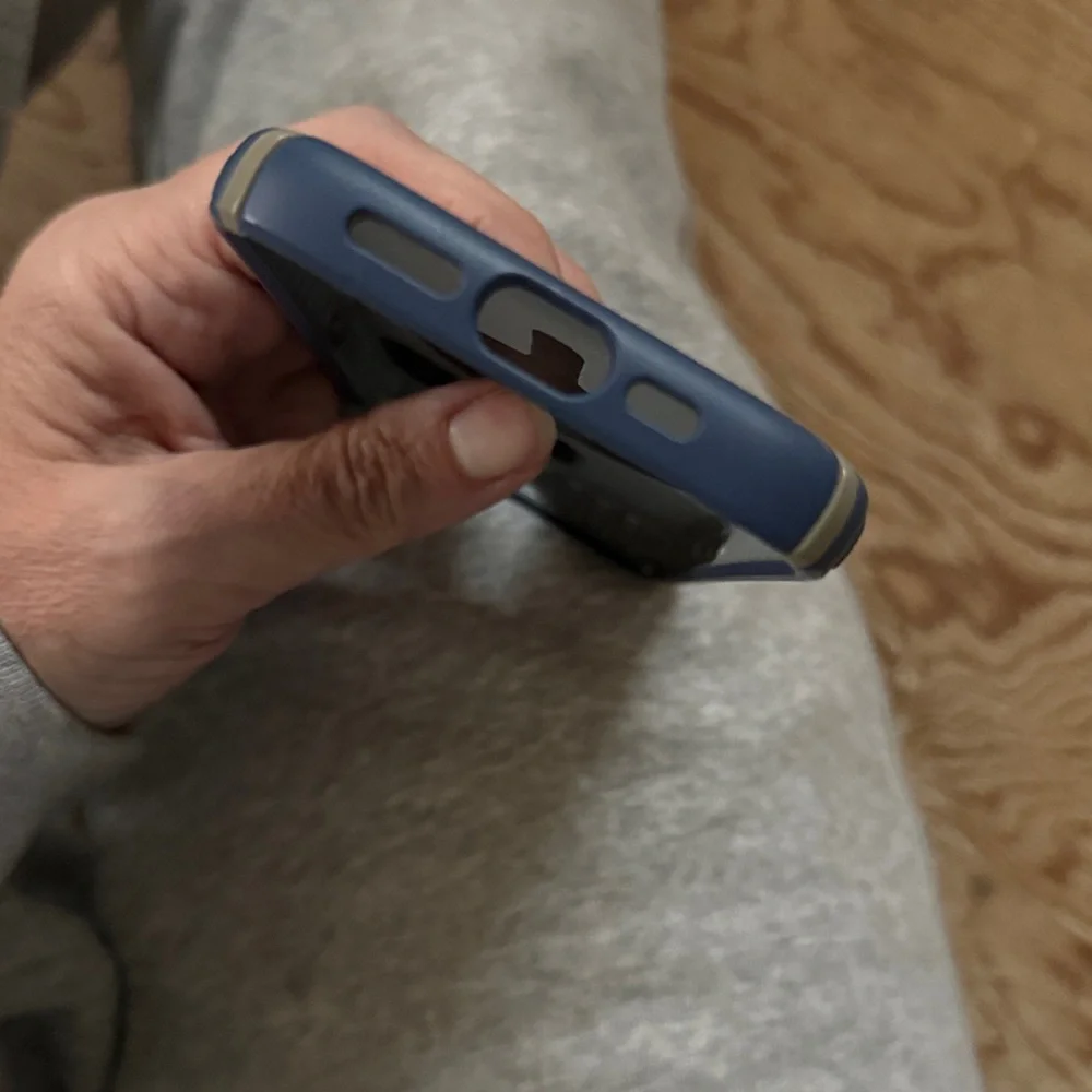 🦅Speck Midnight Blue & Gray iPhone Cover. 15 pro